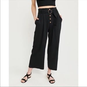 Abercrombie wide legged linen pants, black with tortoise buttons and belt loop